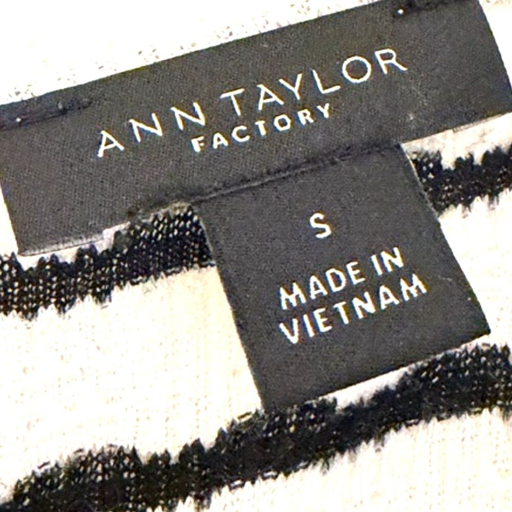 Ann Taylor Factory Striped Blouse Size S Black White Puff Sleeve Top - Picture 5 of 6